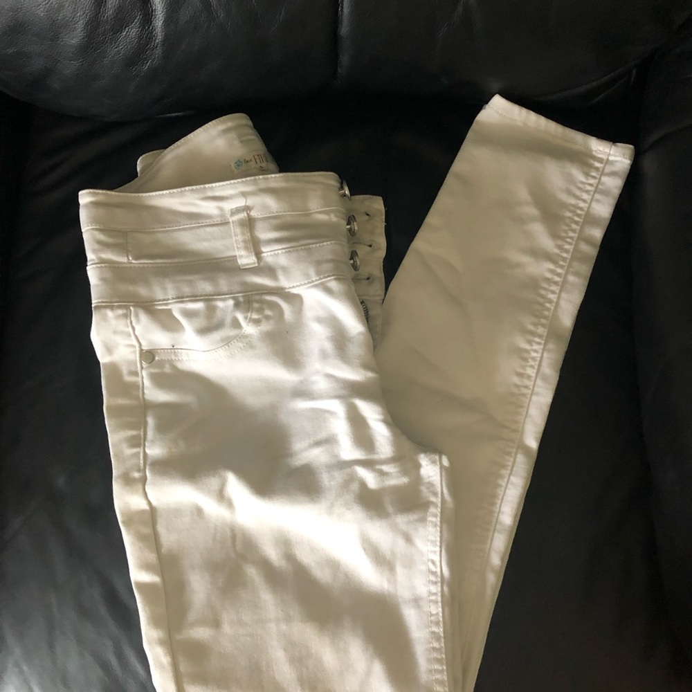 Women white lifting butt jeans